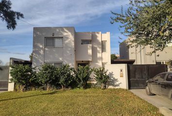 Casa en  Fisherton, Rosario