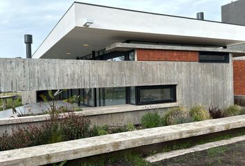 Casa en  Los Acantilados, Mar Del Plata