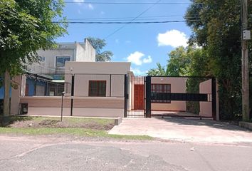 Casa en  Villa Elisa, Partido De La Plata