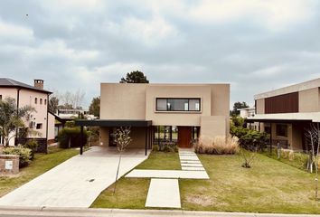 Casa en  Fisherton, Rosario