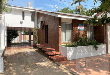 Casa en  Paso De La Patria, Corrientes