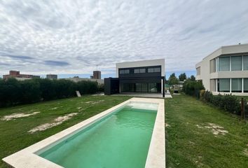 Casa en  Puerto Roldán, Roldán