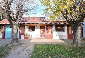 Casa en  Los Hornos, Partido De La Plata