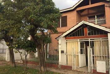 Casa en  Burzaco, Partido De Almirante Brown