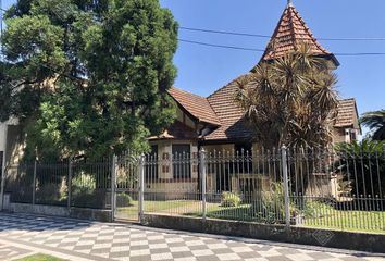 Casa en  Remedios De Escalada, Partido De Lanús