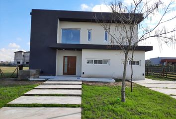 Casa en  Puertos Del Lago, Partido De Escobar