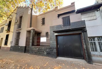 Casa en  Azcuénaga, Rosario