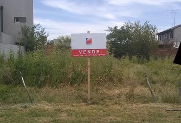 Terrenos en  Lisandro Olmos, Partido De La Plata