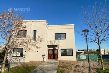 Casa en  El Cantón Puerto, Partido De Escobar