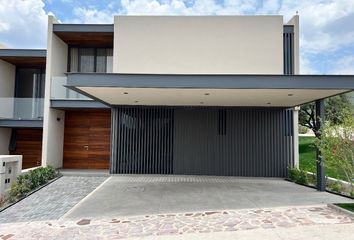 Casa en  Circuito A, Laja, Santiago De Querétaro, Querétaro, 76237, Mex