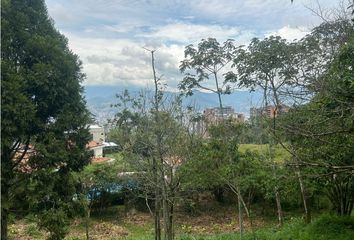 Lote de Terreno en  Altos Del Poblado, Medellín