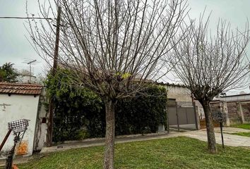 Casa en  Lisandro Olmos, Partido De La Plata