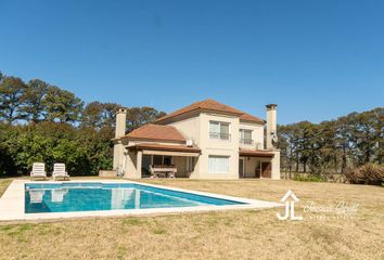 Casa en  Pinares Country Club, Exaltación De La Cruz