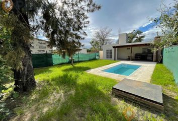 Casa en  Calle Los Fresnos, Roldán, San Lorenzo, Santa Fe, Arg