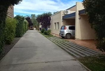 Casa en  Huilliches, Neuquén