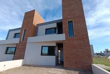 Casa en  Altos De Manantiales, Córdoba Capital