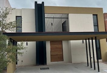 Casa en  Altozano El Nuevo Querétaro, Municipio De Querétaro