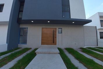 Casa en  Calle Valle De Zalain 56-56, Zibata, Zona Maguey, Zibata, Condominio Ceiba, El Marqués, Querétaro, 76269, Mex