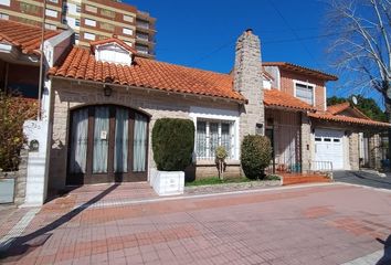 Casa en  Mechongué, General Alvarado