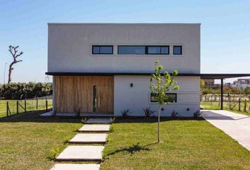 Casa en  Puertos Del Lago, Partido De Escobar