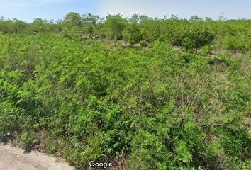 Lote de Terreno en  Calle 21, Yaxkukul, Yucatán, 97348, Mex