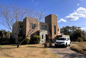 Casa en  Cumbres Del Golf, Villa Allende