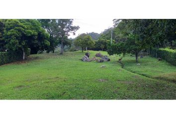 Lote de Terreno en  Anatolí, La Mesa