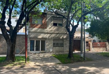 Casa en  Azcuénaga, Rosario