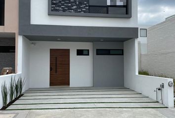 Casa en condominio en  Morelia, Circuito Tres Marías 58220, Club De Golf Tres Marías, Morelia, Michoacán De Ocampo, 58254, Mex