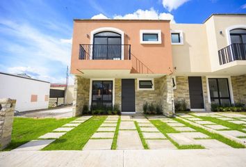 Casa en condominio en  Calle Regimiento De Infantería Provincial, La Calera, Morelia, Michoacán De Ocampo, 58195, Mex