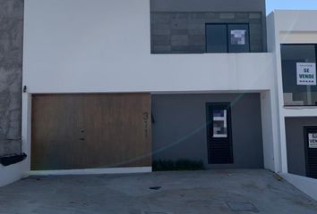 Casa en condominio en  Avenida Siervo De La Nación 381-2-381-1, Lomas Del Valle, Morelia, Michoacán De Ocampo, 58170, Mex