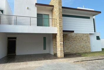 Casa en condominio en  Boulevard El Cielo, Mediterráneo, Ciudad Del Carmen Centro, Carmen, Campeche, 24156, Mex