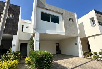 Casa en  Jardines De La Estanzuela, Monterrey