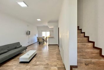 Casa en  Calle Santa Fe 1231, Monte Hermoso, Provincia De Buenos Aires, Arg