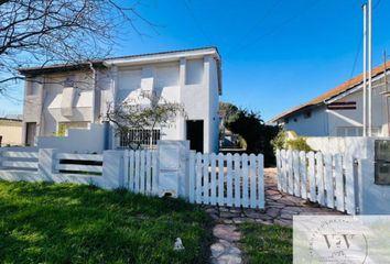 Casa en  Calle Rio Iguazu 343, Monte Hermoso, B8153, Provincia De Buenos Aires, Arg