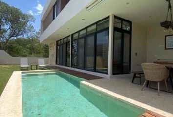 Casa en condominio en  Yucatan Country Club, Mérida, Yucatán, Mex