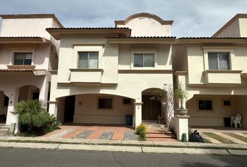 Casa en condominio en  Calle Las Quintas, Villa California, San Agustín, Tlajomulco De Zúñiga, Jalisco, 45646, Mex