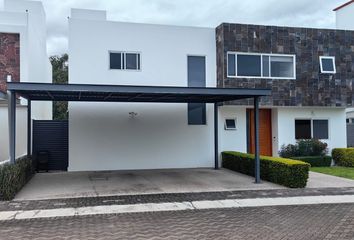 Casa en condominio en  Calle Lirios, Jurica, Santiago De Querétaro, Querétaro, 76100, Mex