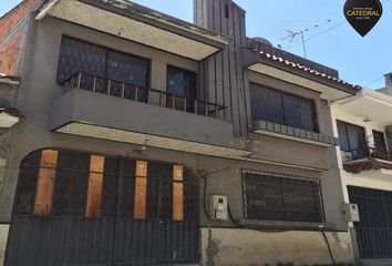 Casa en  Gil Ramírez Dávalos, Cuenca