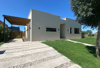 Casa en  Santo Tomás, Neuquen Provincia