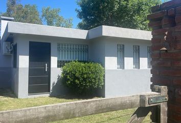 Casa en  Arturo Seguí, Partido De La Plata