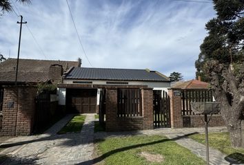 Casa en  Barrio Camet, Mar Del Plata