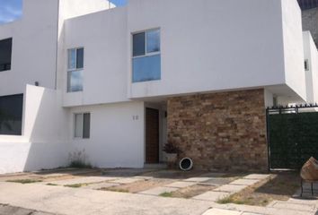 Casa en  Paseo Del Ruiseñor 99-129, Villas Las Arboledas, Santiago De Querétaro, Querétaro, 76178, Mex