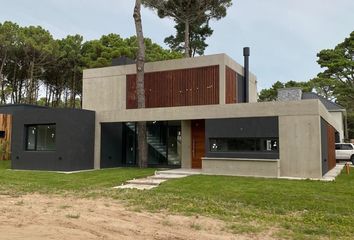 Casa en  La Herradura, Pinamar