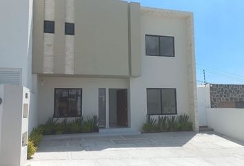 Casa en condominio en  Boulevard Universitario, Fuentes De La Villa Rica, Querétaro, 76226, Mex