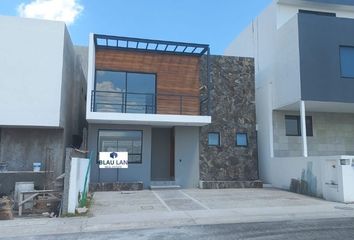 Casa en condominio en  Calle Balcones, Juriquilla, Lomas, Querétaro, 76226, Mex