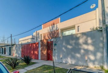 Casa en  José Hernández, Partido De La Plata