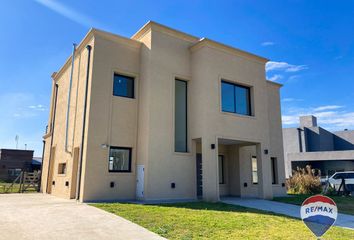 Casa en  Santa Inés, Esteban Echeverría