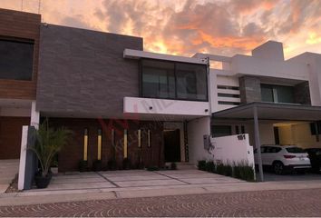 Casa en  Fraccionamiento Cumbres Del Lago, Municipio De Querétaro