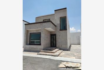 Casa en fraccionamiento en  Calle Primera, Gaspar Valdez, Saltillo, Coahuila De Zaragoza, 25016, Mex